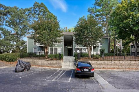 Photo of 4628 Vinings Central Run SE #126, Atlanta, GA 30339 (MLS # 7686722)