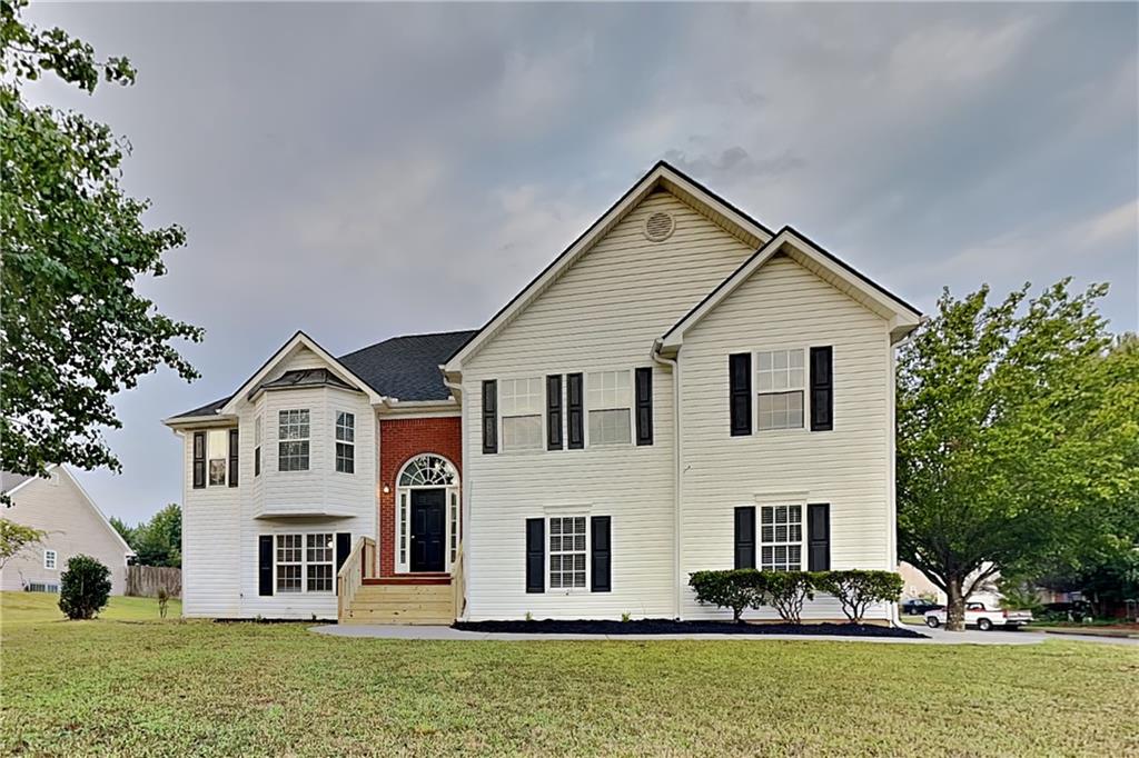 Charming 5 bed, 3 bath, 2,952 sq ft home in Loganville! Open kitchen concept with updated counters and a spacious living room. Primary suite with attached bathroom. Spacious backyard, great for gatherings! Pets accepted on a case by case basis. Additional admin fees apply. The Fireplace is decorative. Schedule your showing today! This home is as-is.
This home may be located within a Homeowners Association (HOA) community. If so, residents will be responsible for adhering to all HOA rules and regulations. Please contact your agent or landlord's agent for more information.