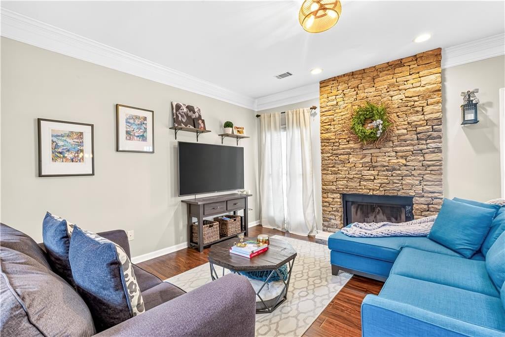 1935 Briar Pond Way