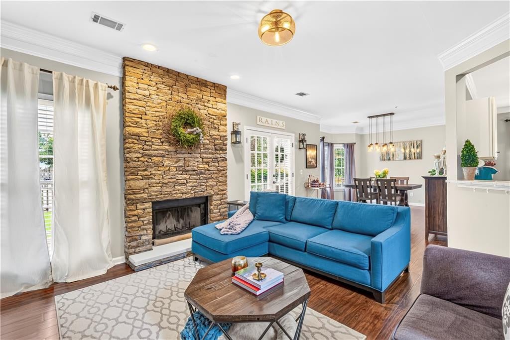 1935 Briar Pond Way