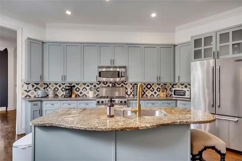 201 Hurt St NE, Atlanta, GA, 30307, USA, 5 Bedrooms Bedrooms, ,4 BathroomsBathrooms,Residential,Active,201 Hurt St NE,7786115