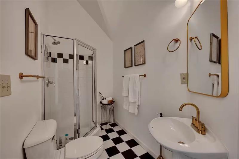 201 Hurt St NE, Atlanta, GA, 30307, USA, 5 Bedrooms Bedrooms, ,4 BathroomsBathrooms,Residential,Active,201 Hurt St NE,7786115
