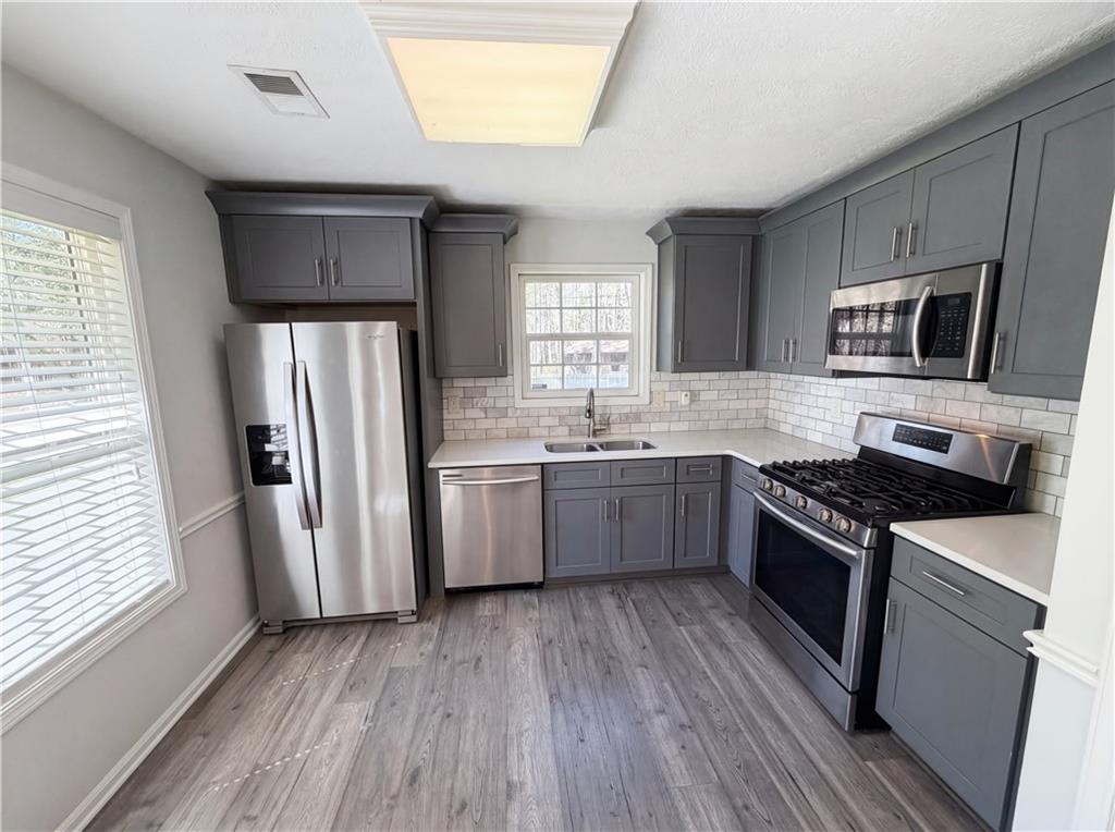 5596 Pinedale Circle