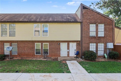 Condo For Sale - 3162 Citrus Court<br/> Decatur, GA 30034