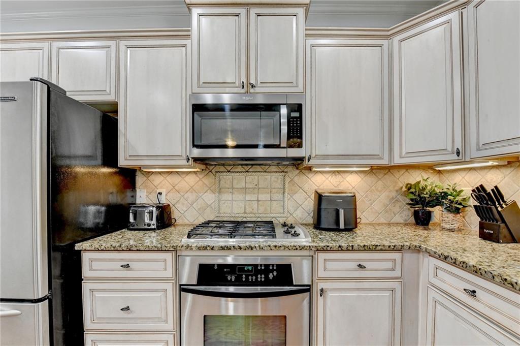 3013 Amberglen Court
