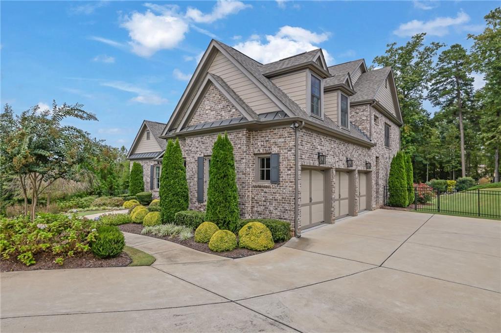 1013 Summit View Lane