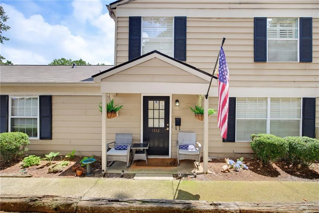 1352 Old Coach Road SW