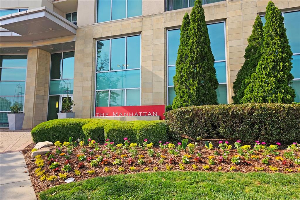 4561 Olde Perimeter Way 704