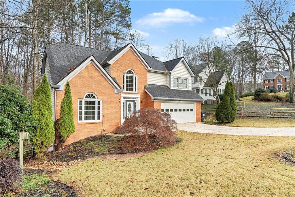 810 Deep Lake Drive NW