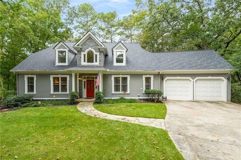 415 Cliffcove Court Roswell GA 30076