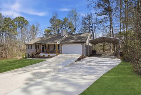 Homes For Sale - 420 Stoneview Drive<br/> Hoschton, GA 30548