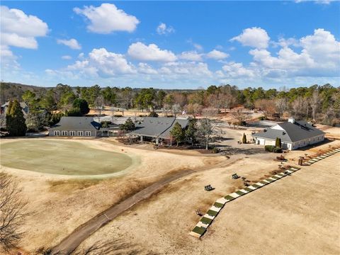 A home in Dacula