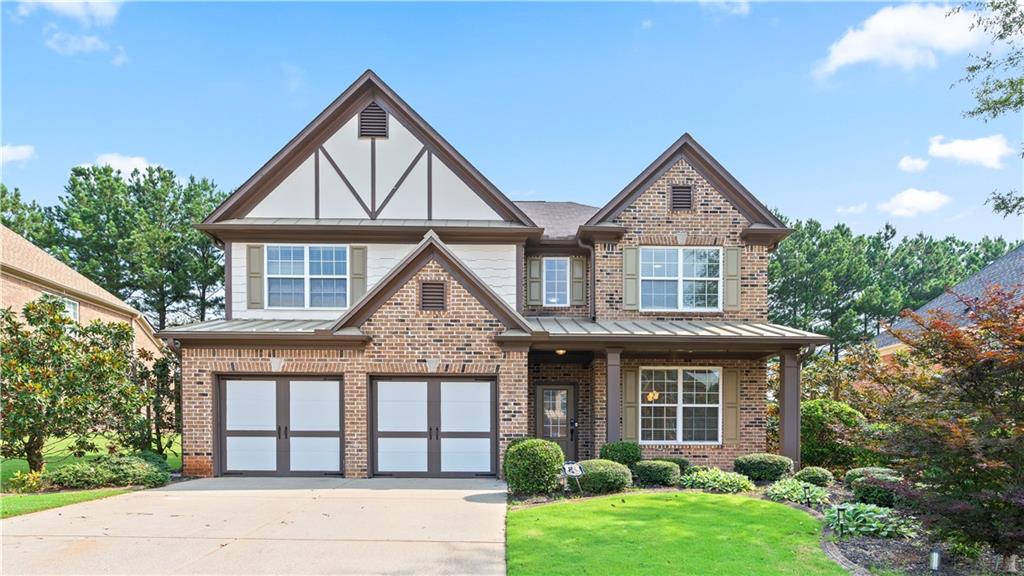 Welcome to your next home in the highly sought-after West Forsyth High School district! This beautifully updated 4-bedroom, 3.5-bathroom rental offers the perfect blend of space, style, and convenience—ideal for families, professionals, or anyone looking to enjoy quality living in a prime location.
The main level features a newly renovated kitchen with modern cabinetry, sleek countertops, and a spacious layout—perfect for everyday meals or entertaining guests. The primary suite is conveniently located on the main floor and includes a fully updated en-suite bathroom with luxury finishes for a spa-like feel.
Enjoy brand-new flooring throughout the main level, fresh lighting fixtures, and stylish updates that make this home feel fresh and welcoming. Upstairs, you'll find three generously sized bedrooms and two full bathrooms—ideal for kids, guests, or a home office setup.
Step outside to a large, flat backyard—great for relaxing, playing, or hosting a weekend barbecue. Located in a friendly, well-maintained community with access to award-winning Forsyth County schools, this rental offers comfort and peace of mind in a truly unbeatable area.