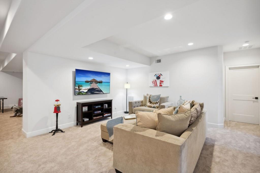 Lake Astoria - Residential