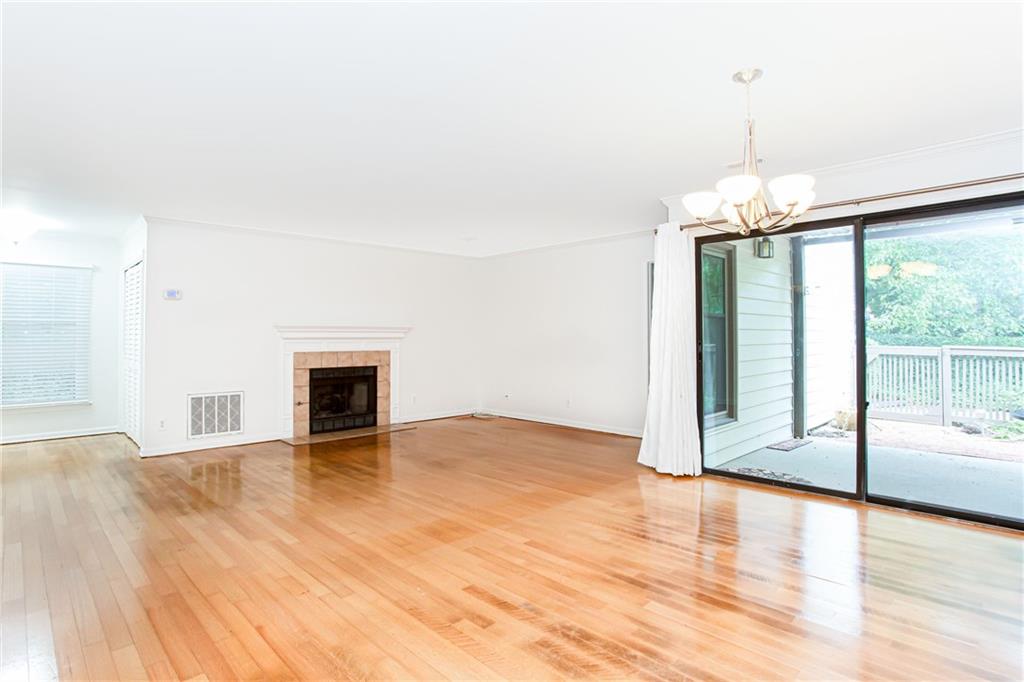 1005 Garden Court