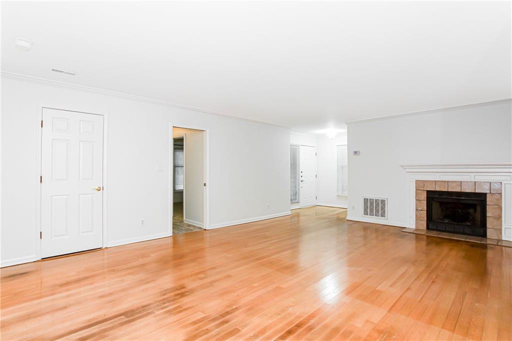1005 Garden Court