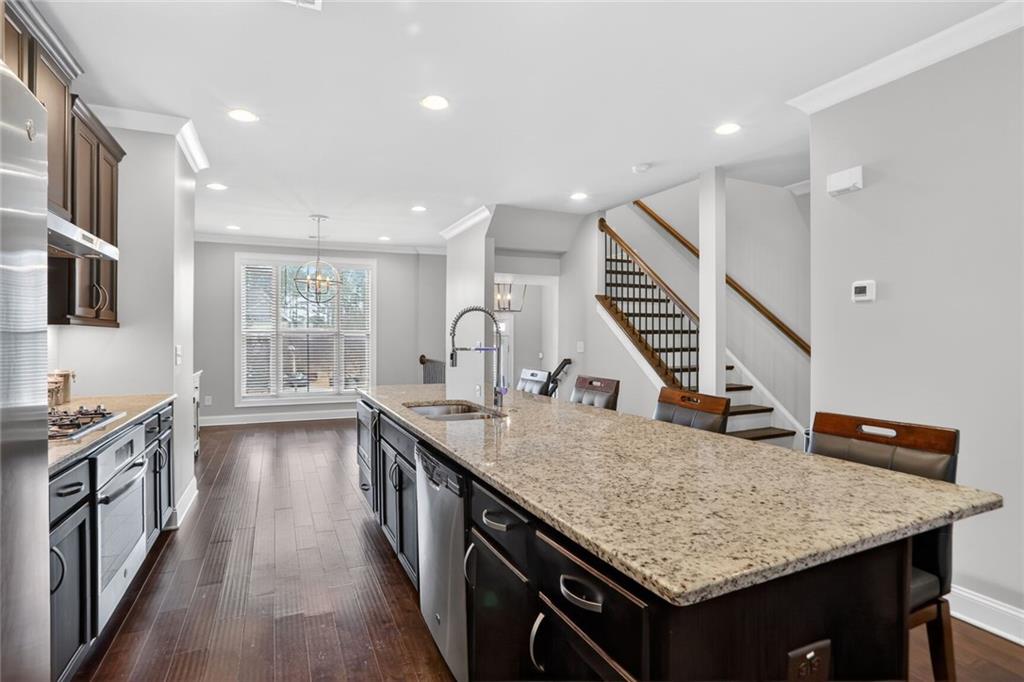 2177 Parkside Glen View