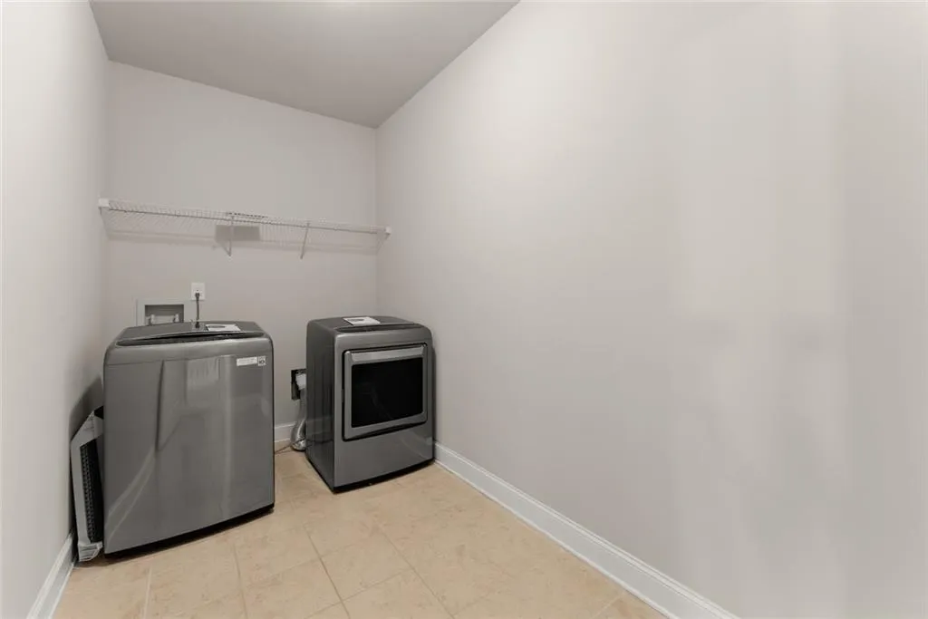 Buford, Georgia 30519, United States, 5 Bedrooms Bedrooms, ,4 BathroomsBathrooms,Residential,Active,223075