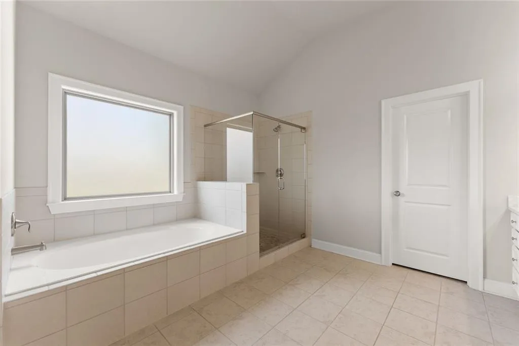 Buford, Georgia 30519, United States, 5 Bedrooms Bedrooms, ,4 BathroomsBathrooms,Residential,Active,223075