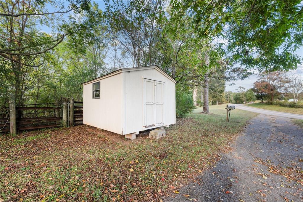 5682 Julian Baugh Road, Lula, Georgia image 9