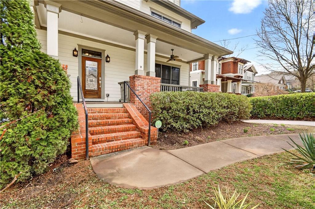 2129 Oakview Road SE