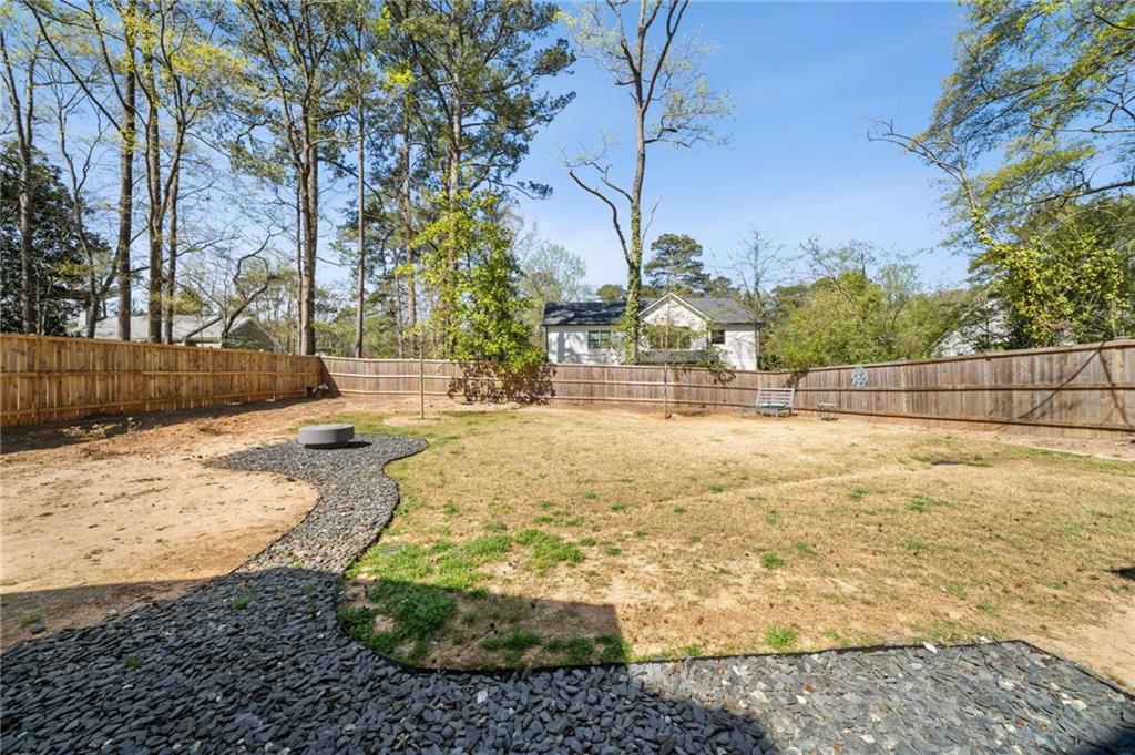 2842 Parkridge Drive, Brookhaven, Georgia image 32