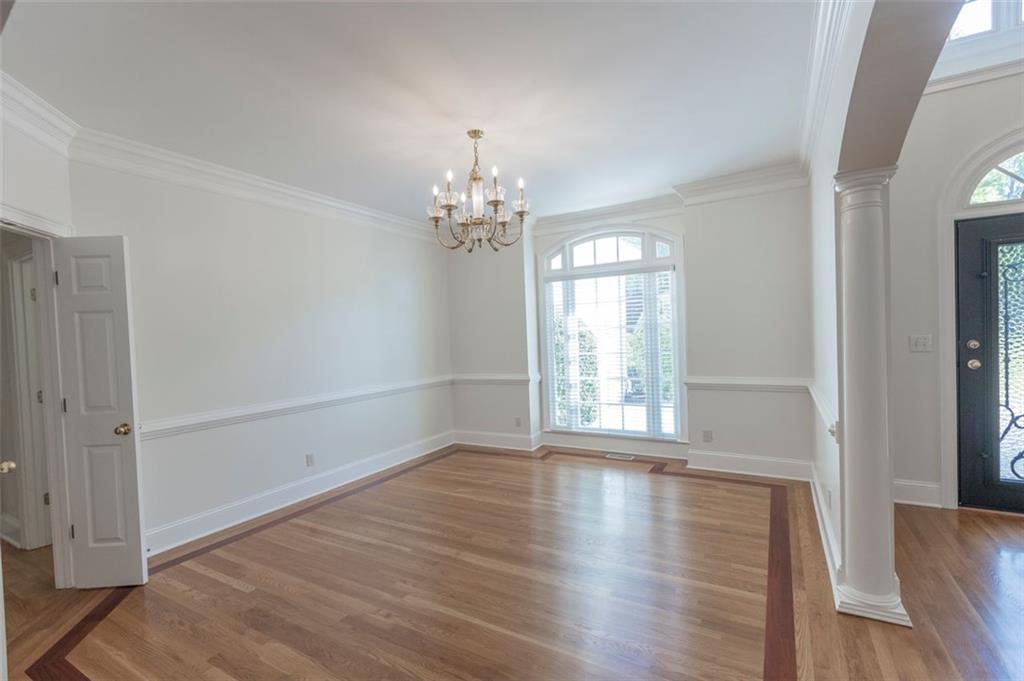 5685 COMMONS Lane