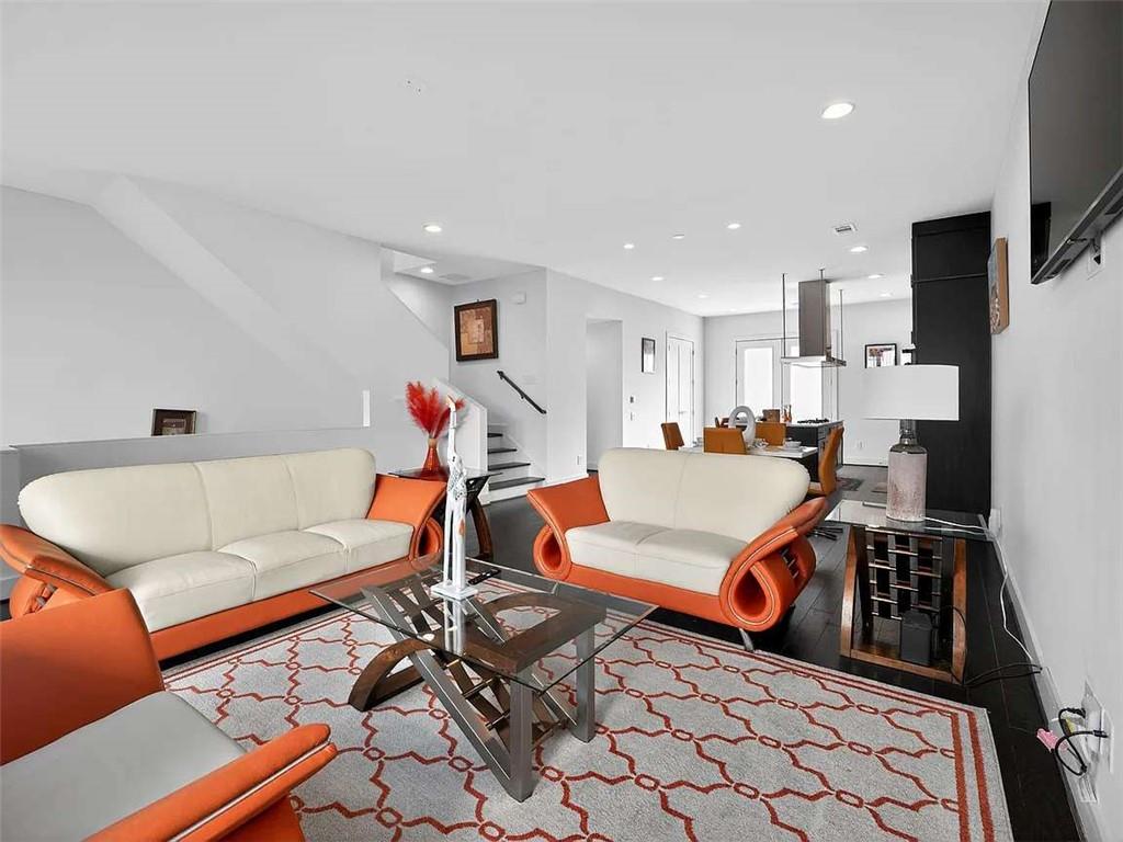 241 Maynard Terrace 16