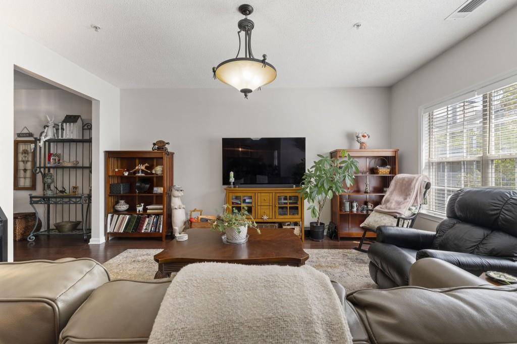 5111 Woodland Lane