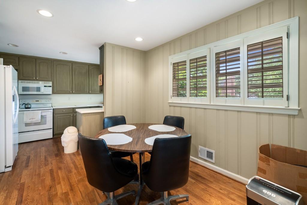 2559 Defoors Ferry Road, Atlanta, Georgia image 3
