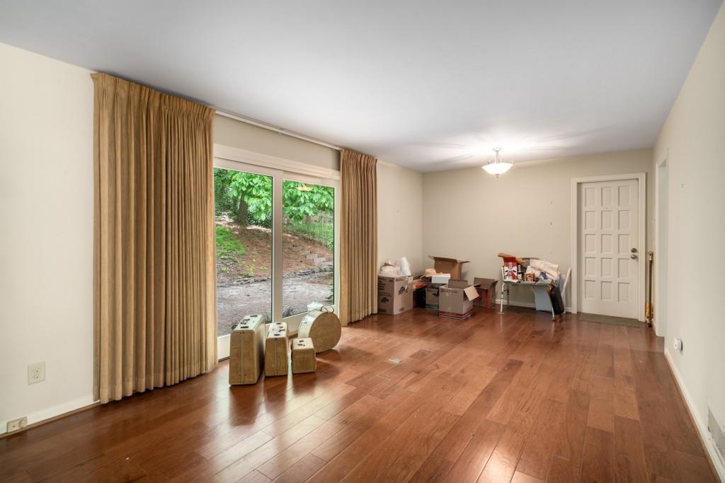 2559 Defoors Ferry Road, Atlanta, Georgia image 8