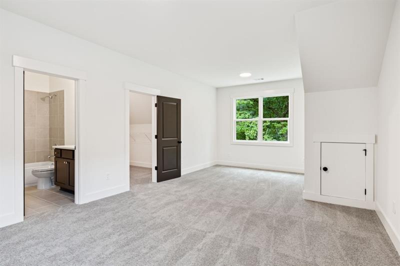 Gainesville, Georgia, 30506, United States, 5 Bedrooms Bedrooms, ,5 BathroomsBathrooms,Residential,Active,2042687
