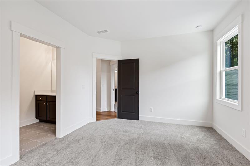 Gainesville, Georgia, 30506, United States, 5 Bedrooms Bedrooms, ,5 BathroomsBathrooms,Residential,Active,2042687