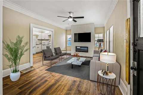 Homes For Sale - 684 S Elizabeth Place<br/> Atlanta, GA 30318
