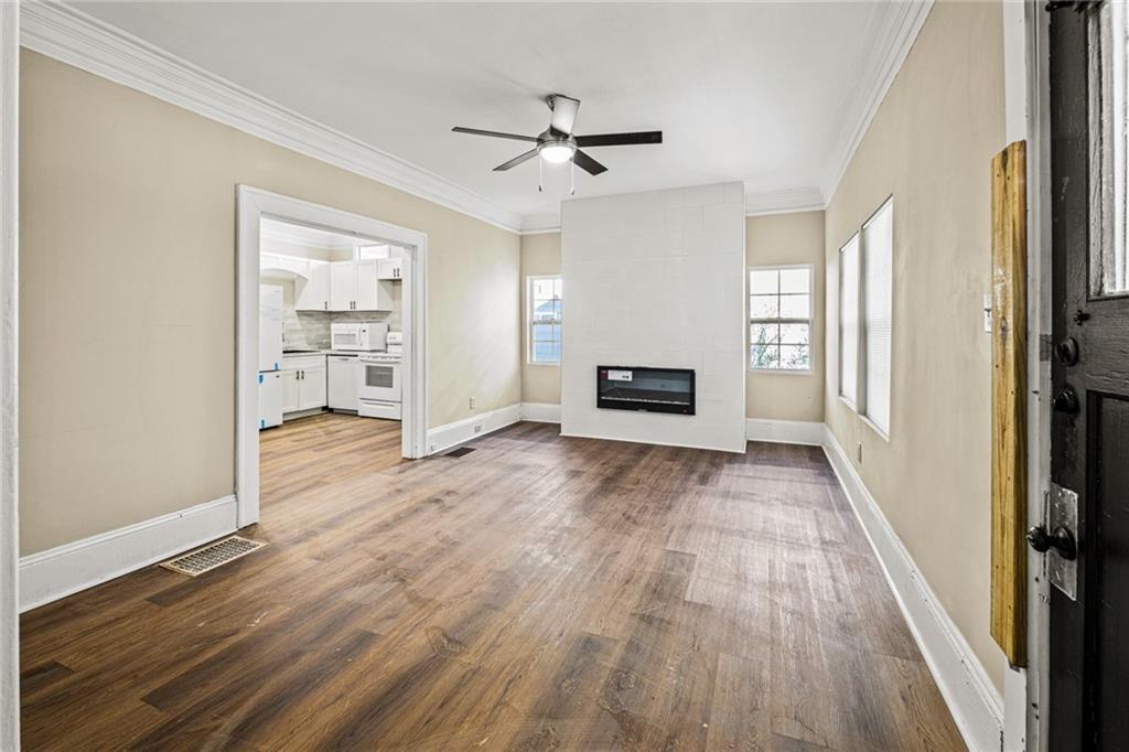 684 S Elizabeth Place NW