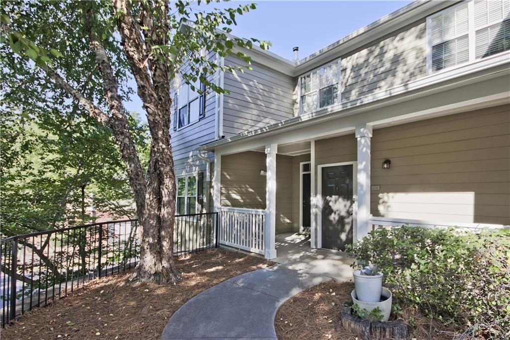 8102 WOODLAND Lane 8102