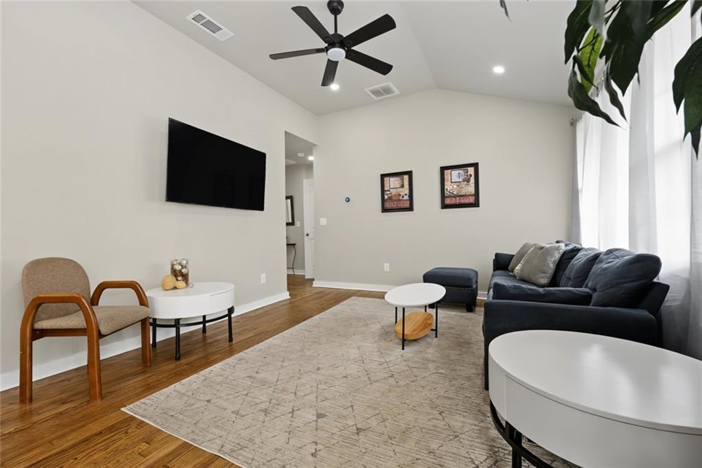771 Pinehurst Terrace SW