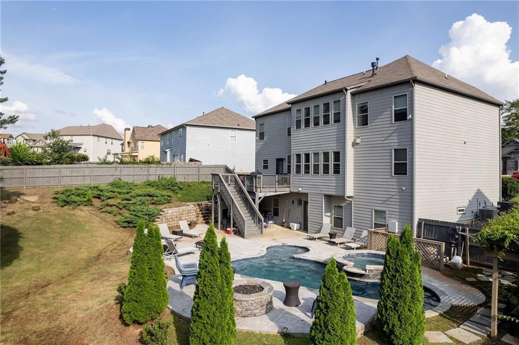 108 Fountain Oak