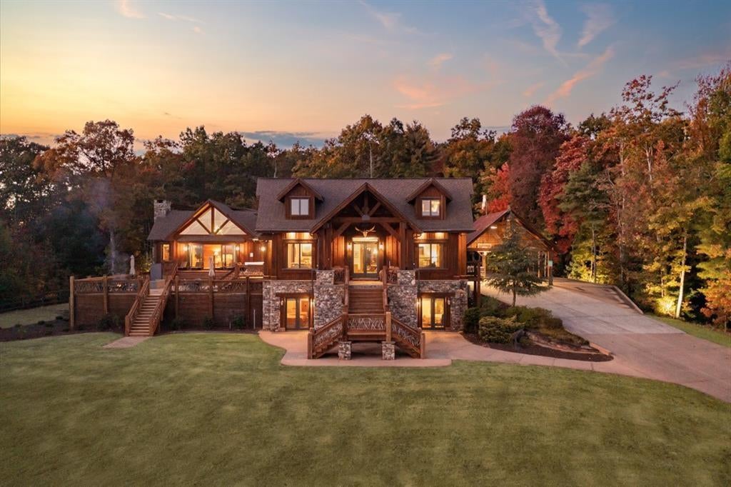 3049 Tray Mountain Road