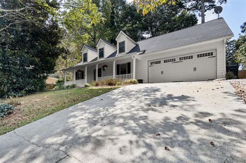 Photo of 2888 CARDINAL Trace, Duluth, GA 30096 (MLS # 7628076)