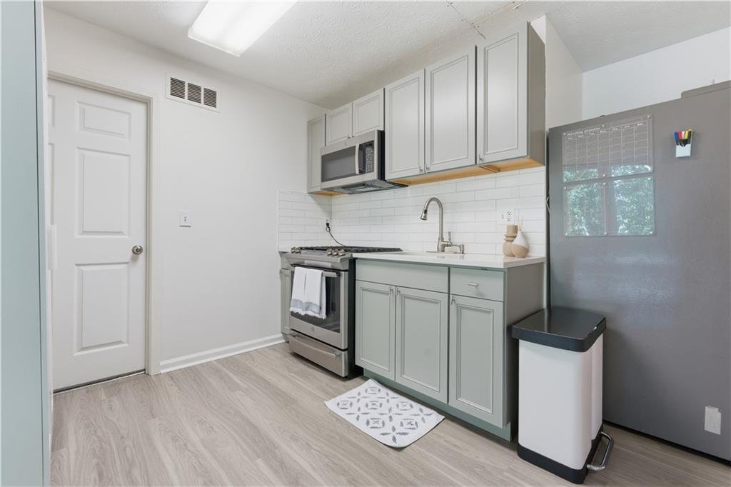 Eagle Glen - Residential