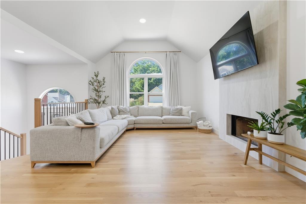 Eagle Glen - Residential