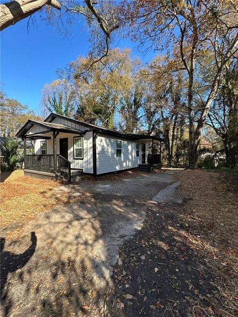 A home in Toccoa