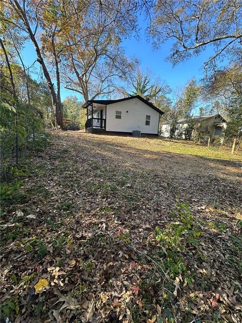 A home in Toccoa