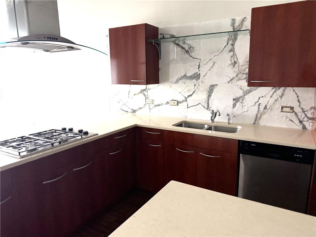 3820 Roswell Road NE 902