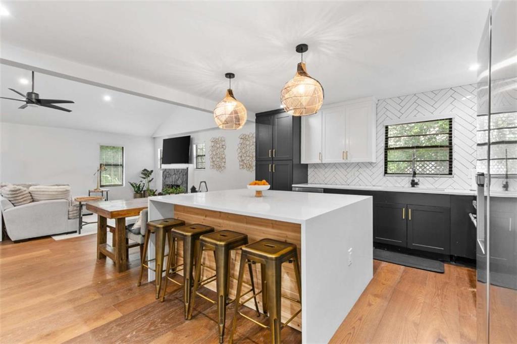 1905 Windemere Drive NE