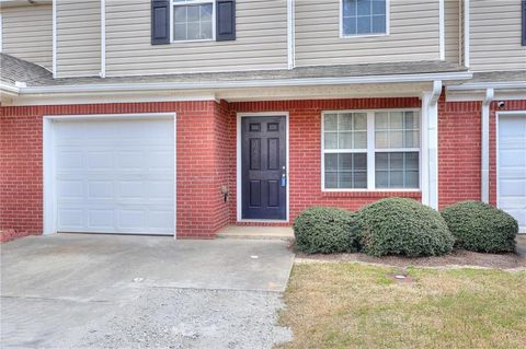Townhouse For Rent - 453 Tara Commons Circle<br/> Loganville, GA 30052