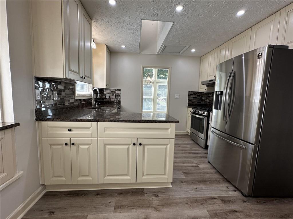 HICKORY BLUFF - Residential
