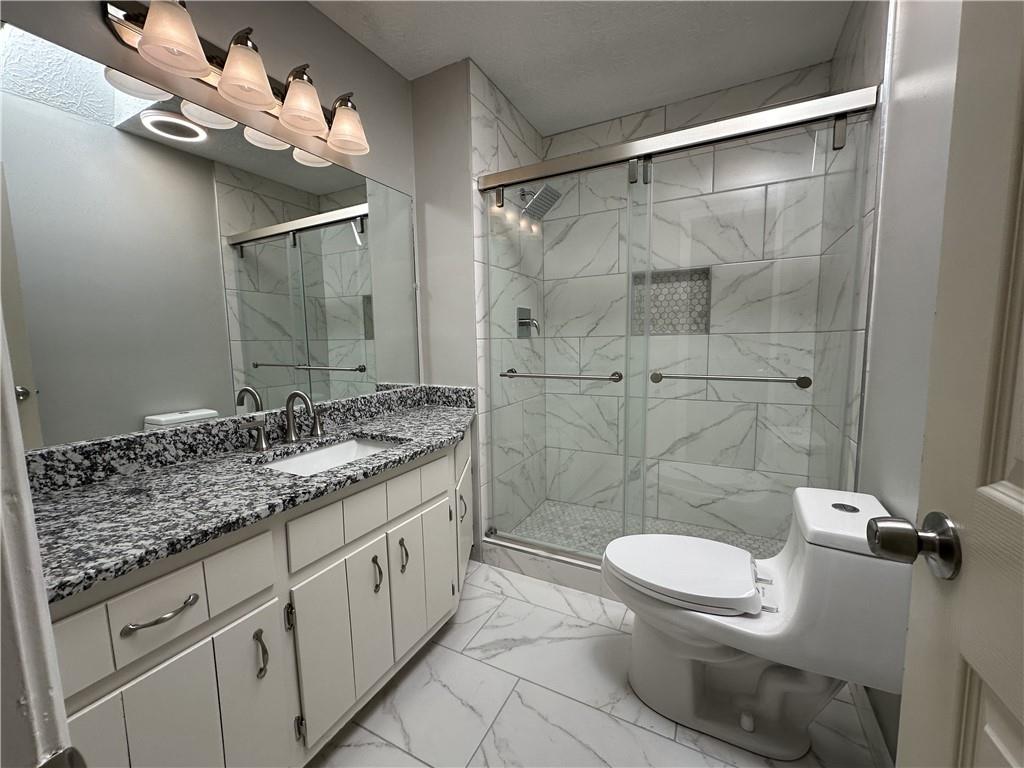 HICKORY BLUFF - Residential