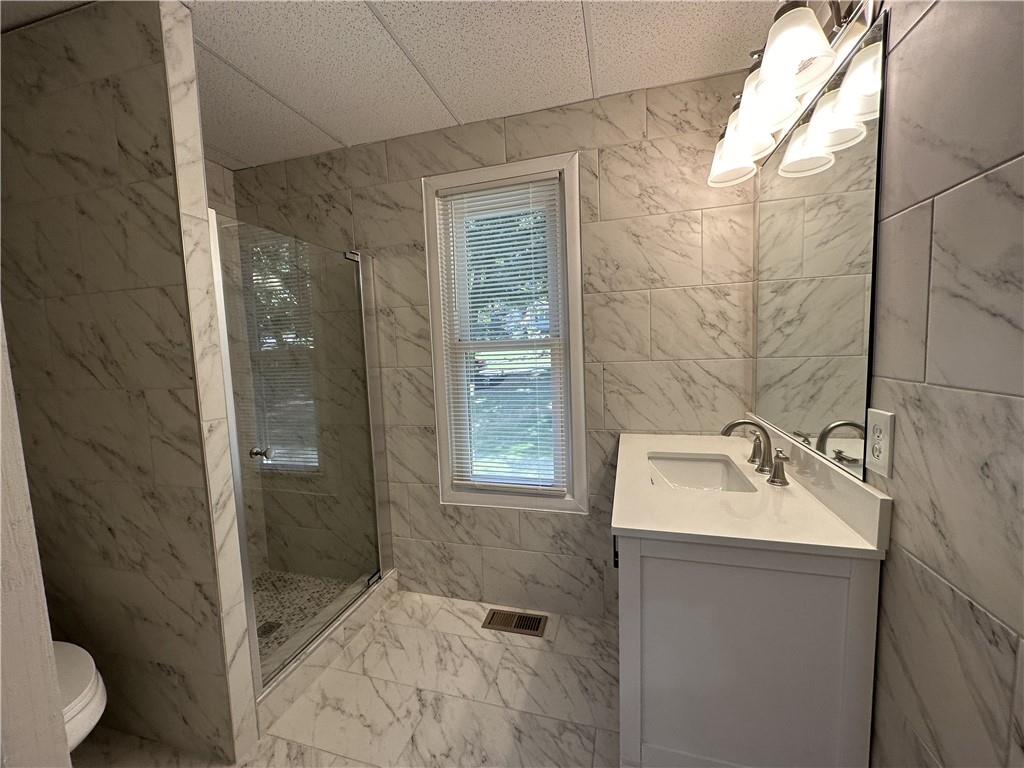 HICKORY BLUFF - Residential